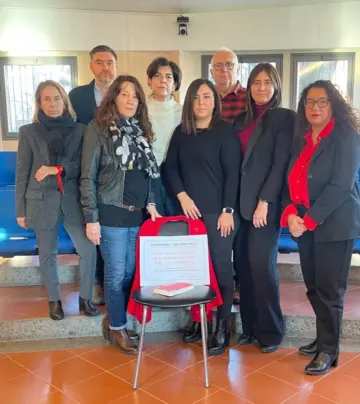 Leggi: «Una sedia vuota “per lei” nei…»